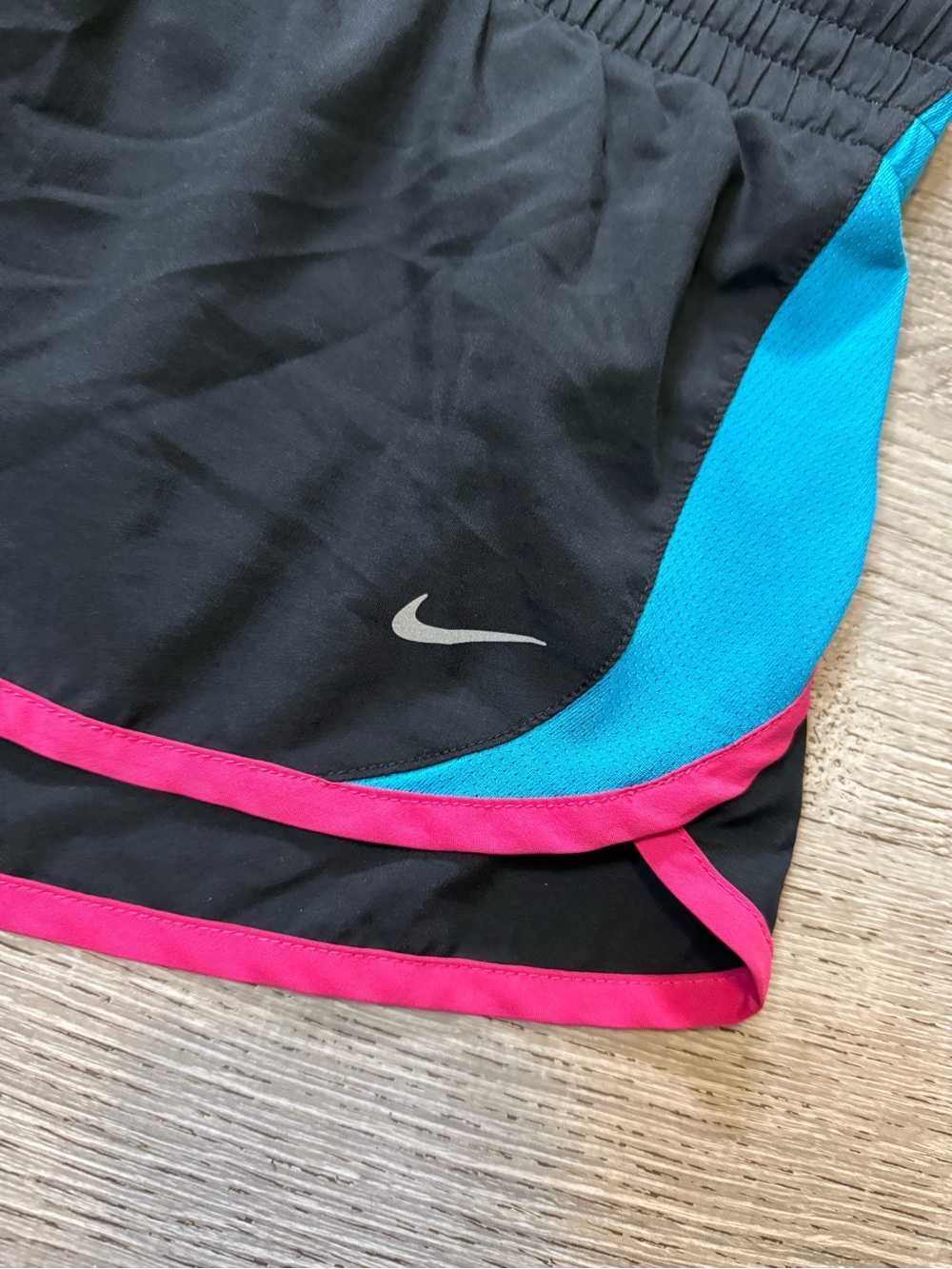 •NIKE• RUNNING SHORTS - Picture 3 of 7